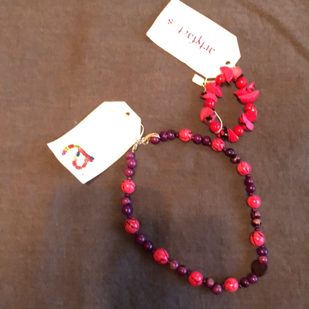 Girls Necklace Purple/Pink natural seeds - Picture 3 of 4